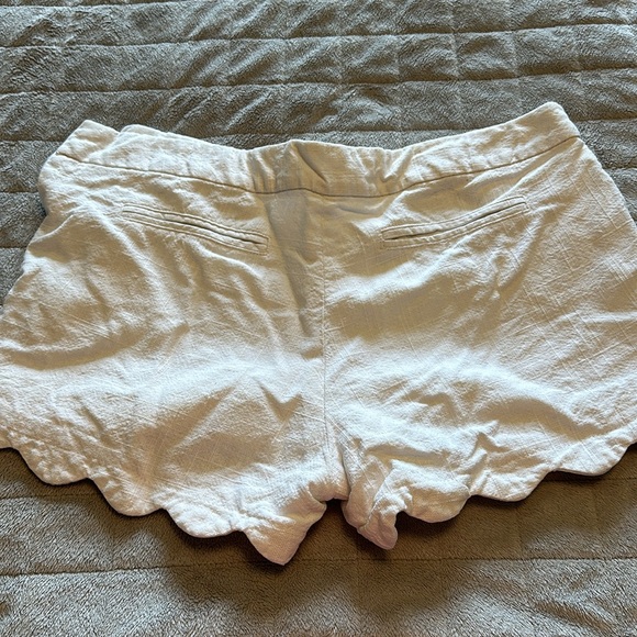 Cynthia Rowley size 8 shorts with scallops - Picture 4 of 4